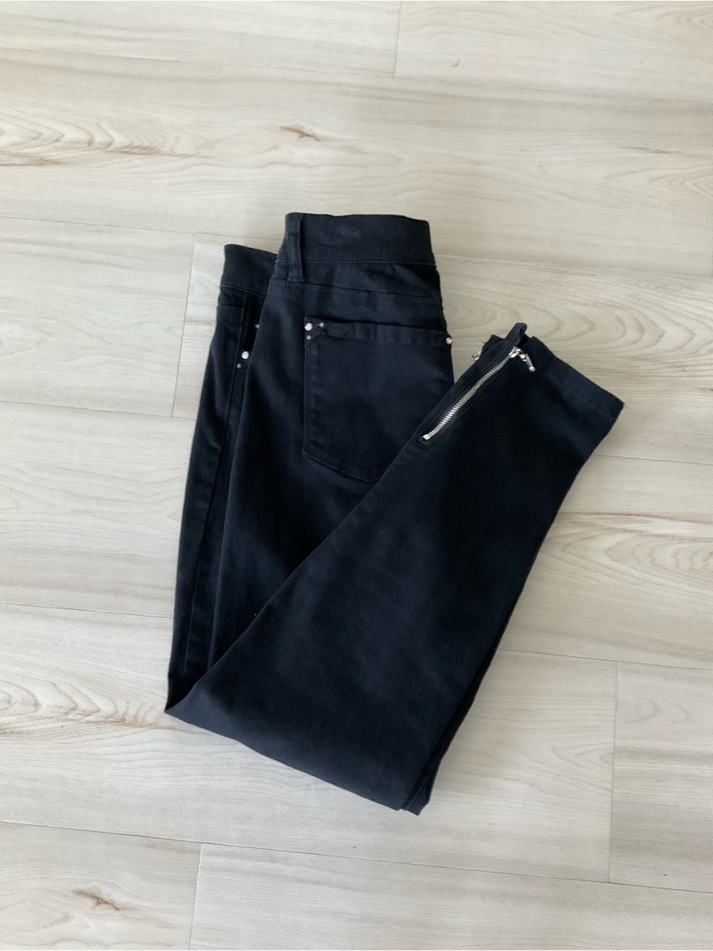 White House Black Market Black Skinny Pants with Ankle Zipper
